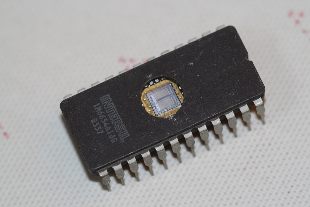 512X8 EPROM DIP-24
