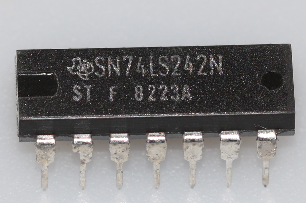 Quad Bus Transceivers DIP-14