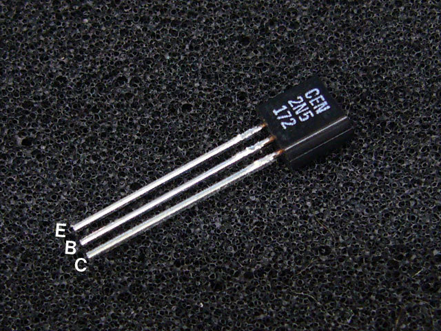 SI-N 25V, 0,1A, 0,36W, 200MHz TO-92