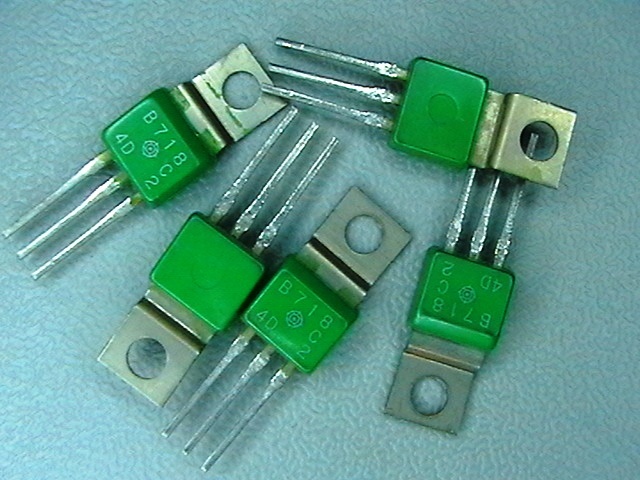 2SB718