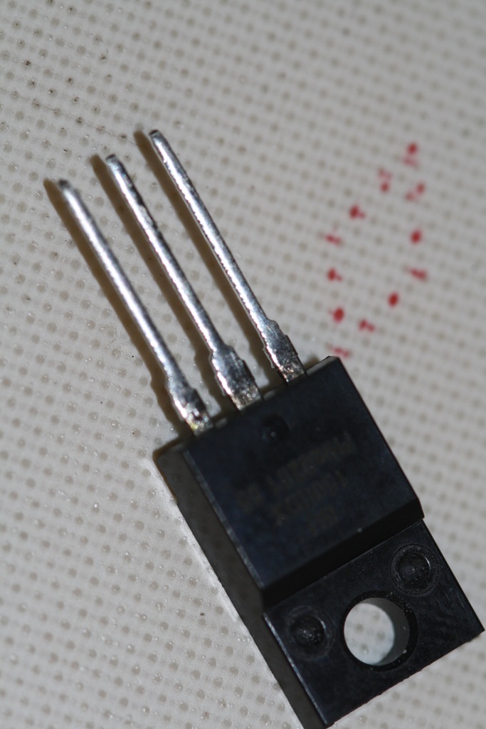 NPN 1500/700V 15/8A 35W SOT-186A