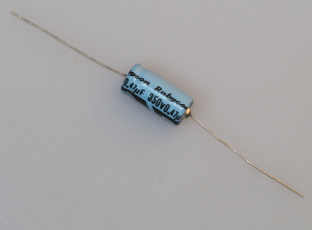 El-Capacitor 0,47µF/350V-8x17mm