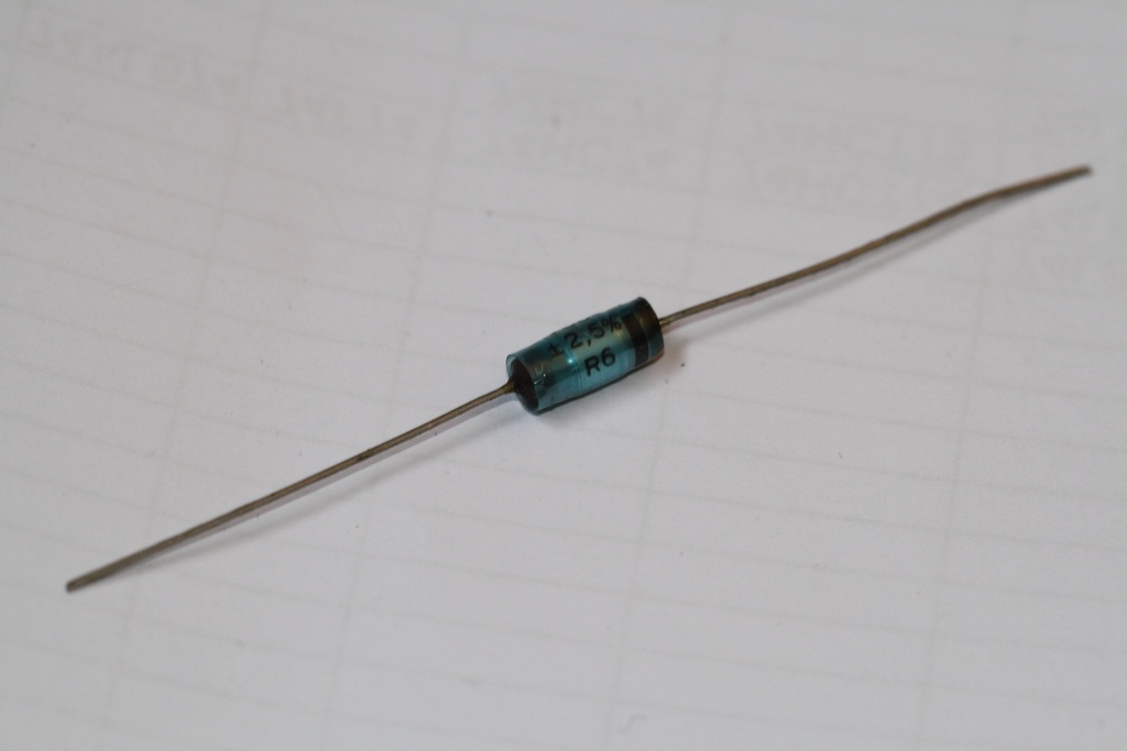 220pF 160V axial styroflex kond. 5%