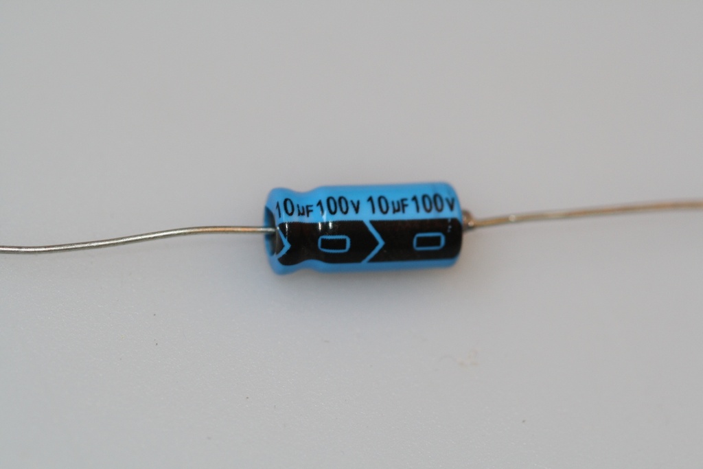 El-Capacitor 10uF/100V-6,5x14mm