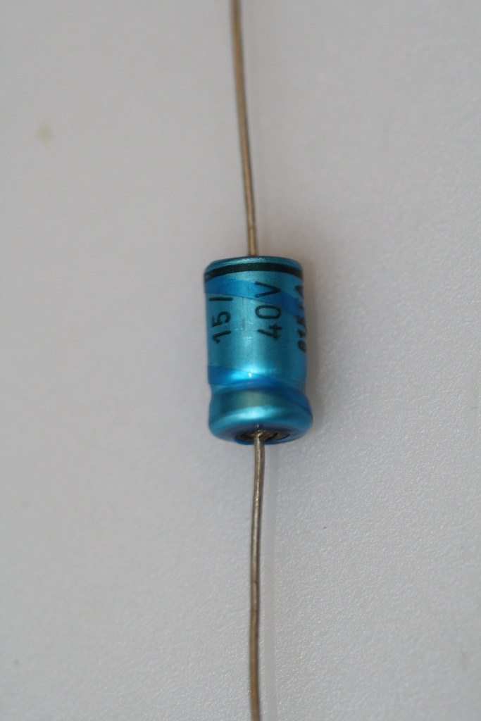 El-Capacitor 15µF/40V-6x10mm