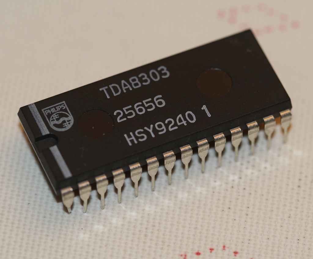 Small signal IC for black/white TV DIP-28
