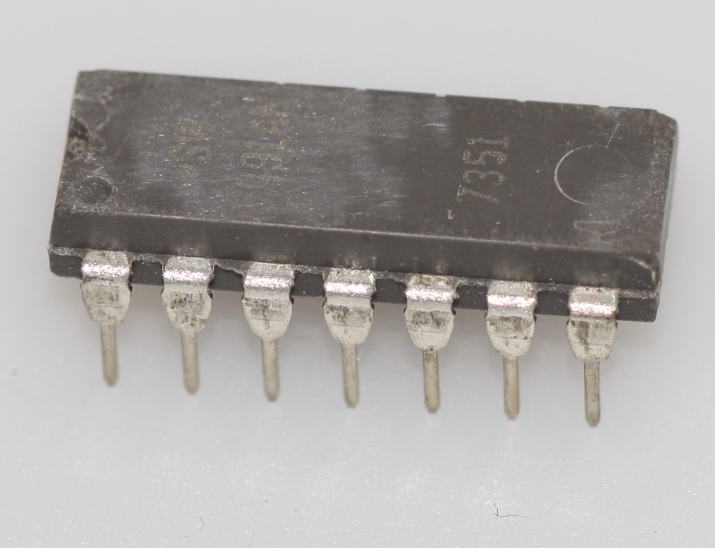 8-bit shift register, serial In, serial out, gated input DIP-14