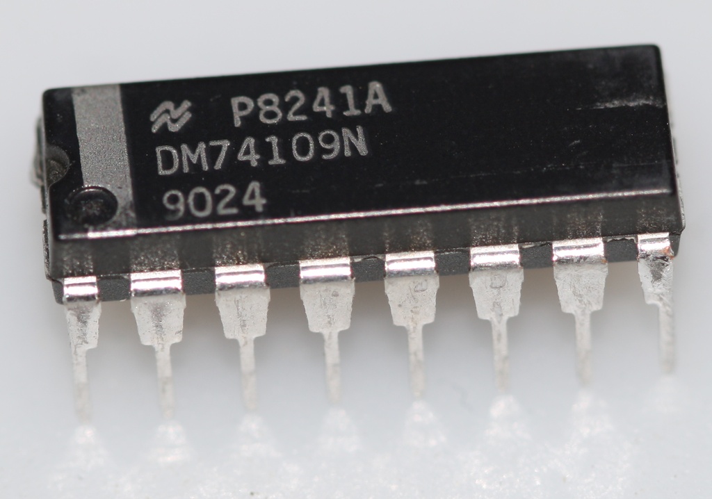 Dual J-Not-K positive-edge-triggered flip-flop with clear and preset DIP-16