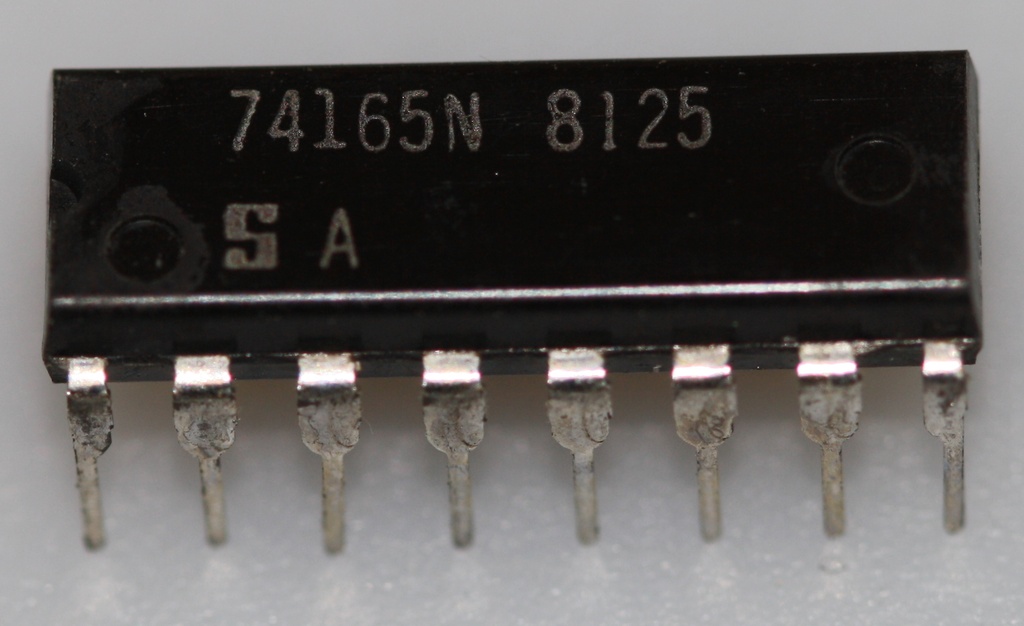 8-bit serial shift register, parallel Load, complementary outputs DIP-16