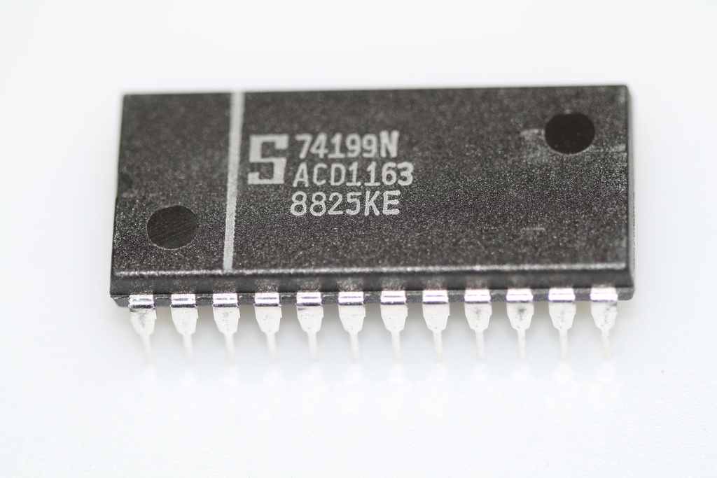 8-bit bidirectional universal shift register with J-Not-K serial inputs DIP-24