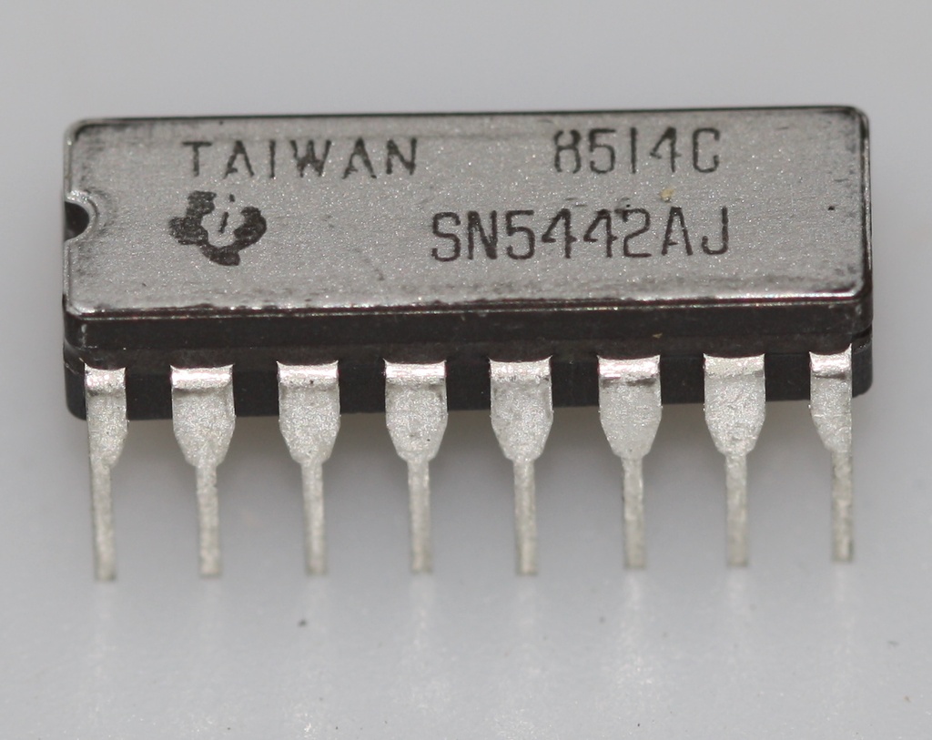 BCD-to-One-of-Ten Decoder DIP-16