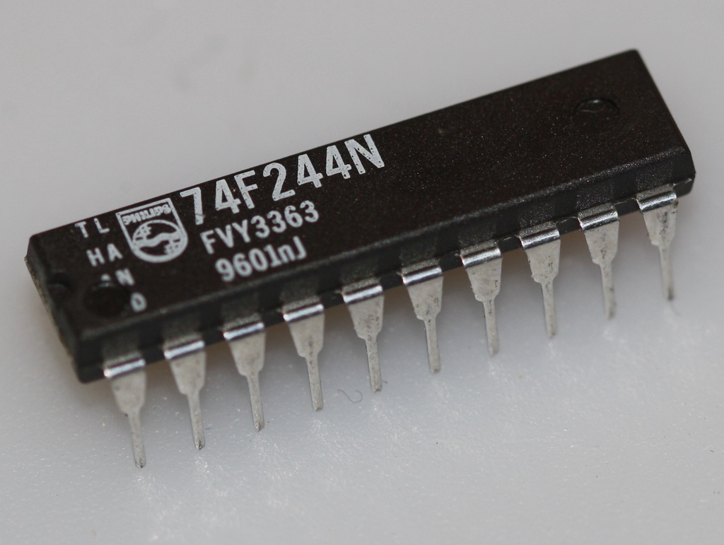 Octal buffer with noninverted three-state outputs DIP-20