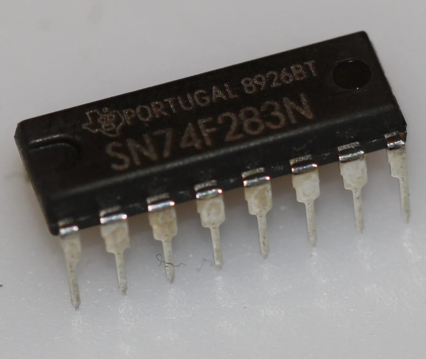 4-bit binary Full adder DIP-16