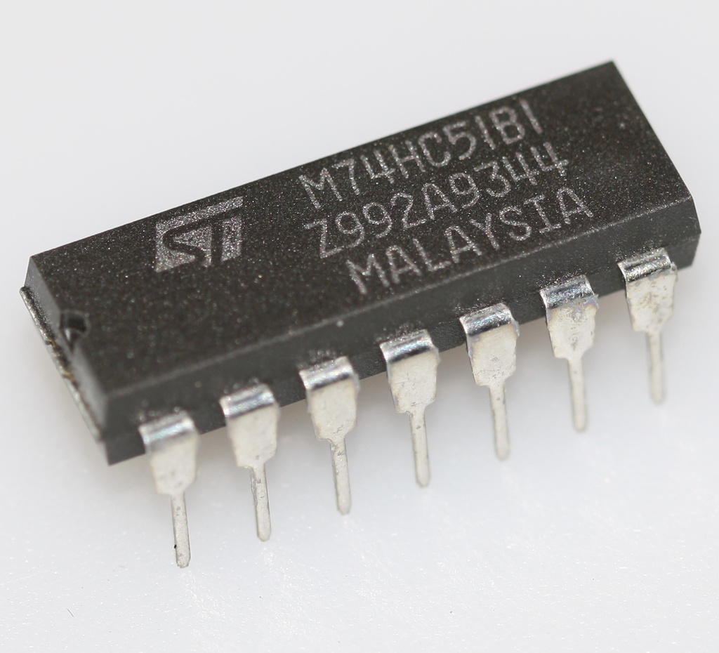 Dual 2-wide 2-input AND-OR-invert gate DIP-14