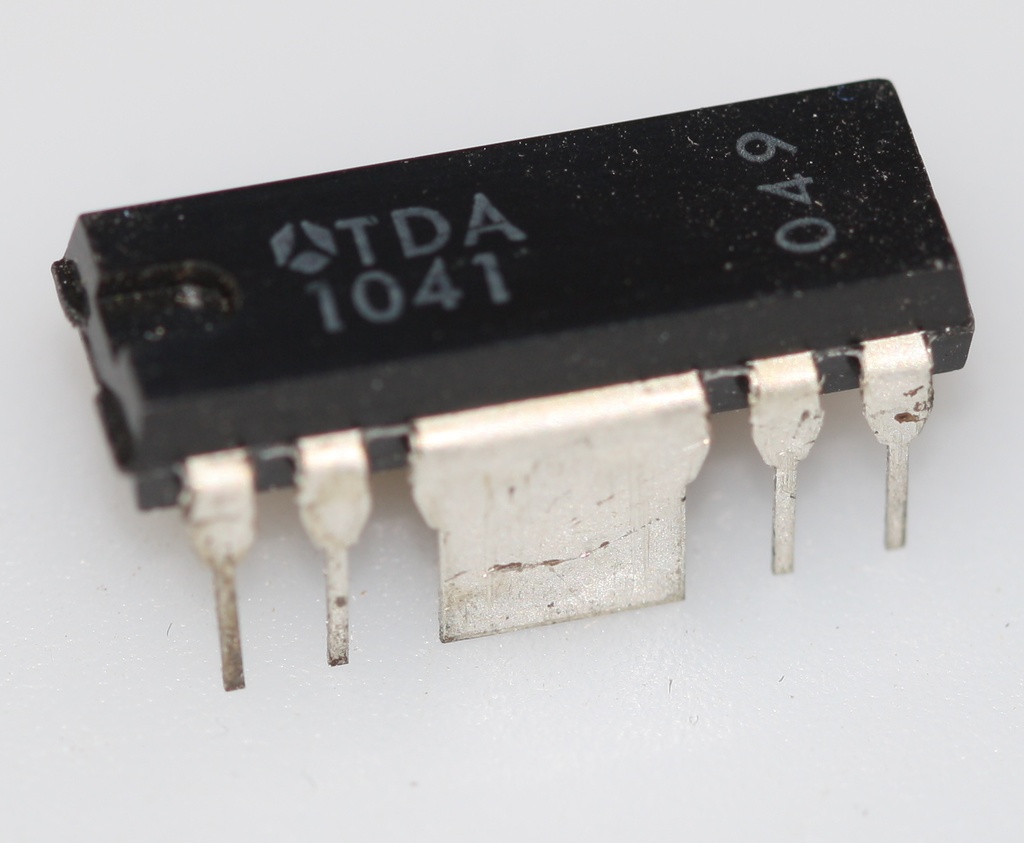 Motor Speed Control. 1,4W DIP-8+B