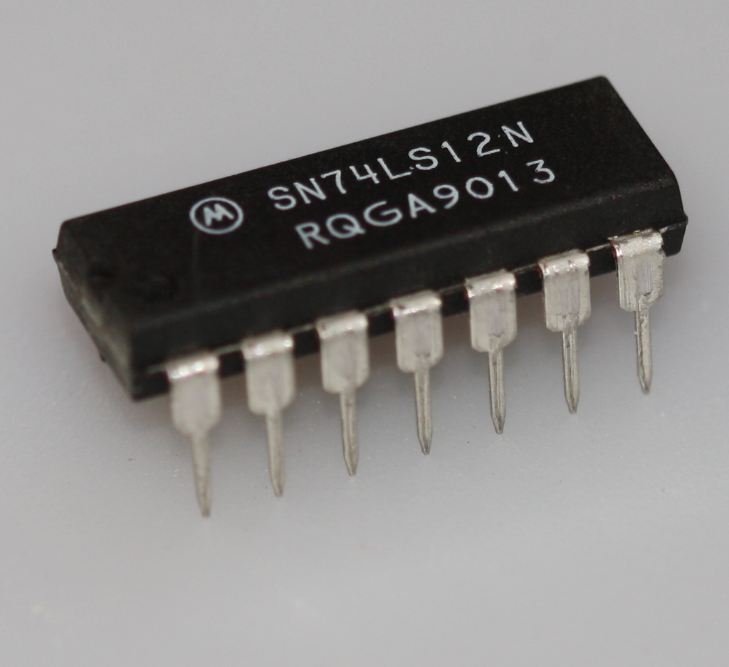 Triple 3-input NAND gate with open collector out DIP-14