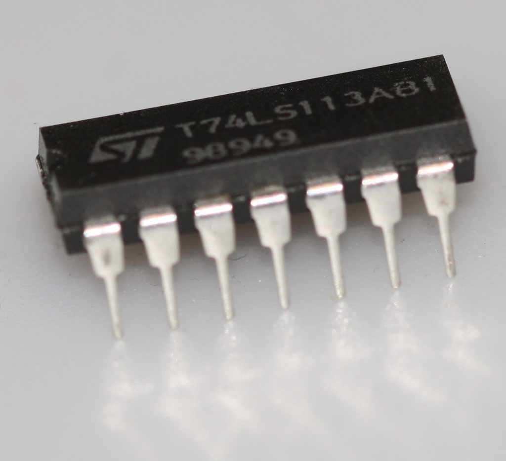 Dual J-K negative-edge-triggered flip-flop DIP-14