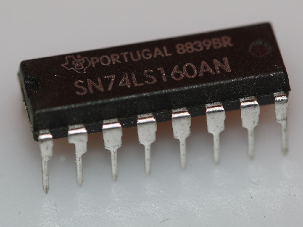 Synchronous 4-bit decade counter DIP-16