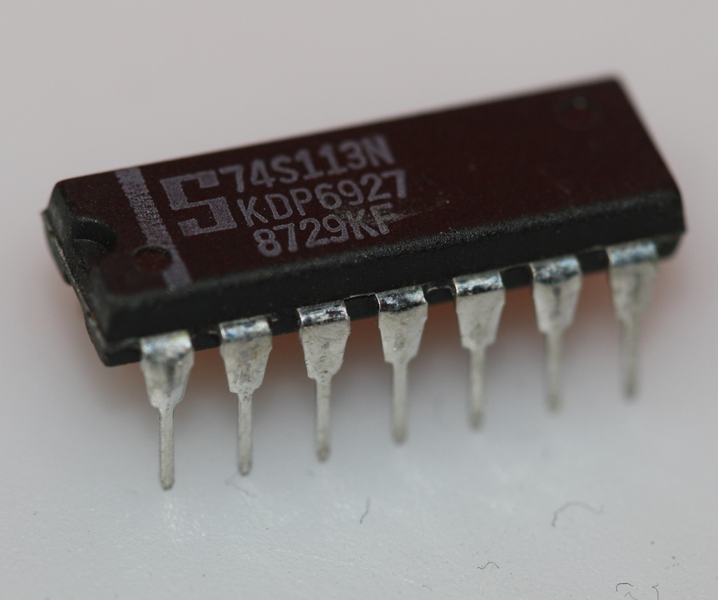 Dual J-K negative-edge-triggered flip-flop DIP-14