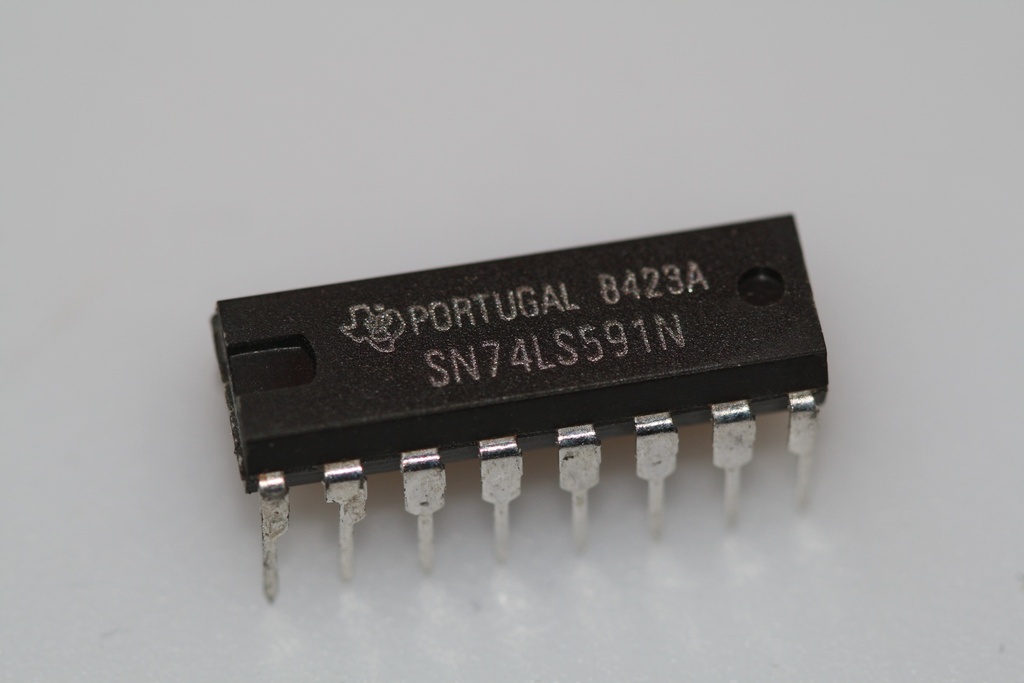 8-bit binary counters with output DIP-16