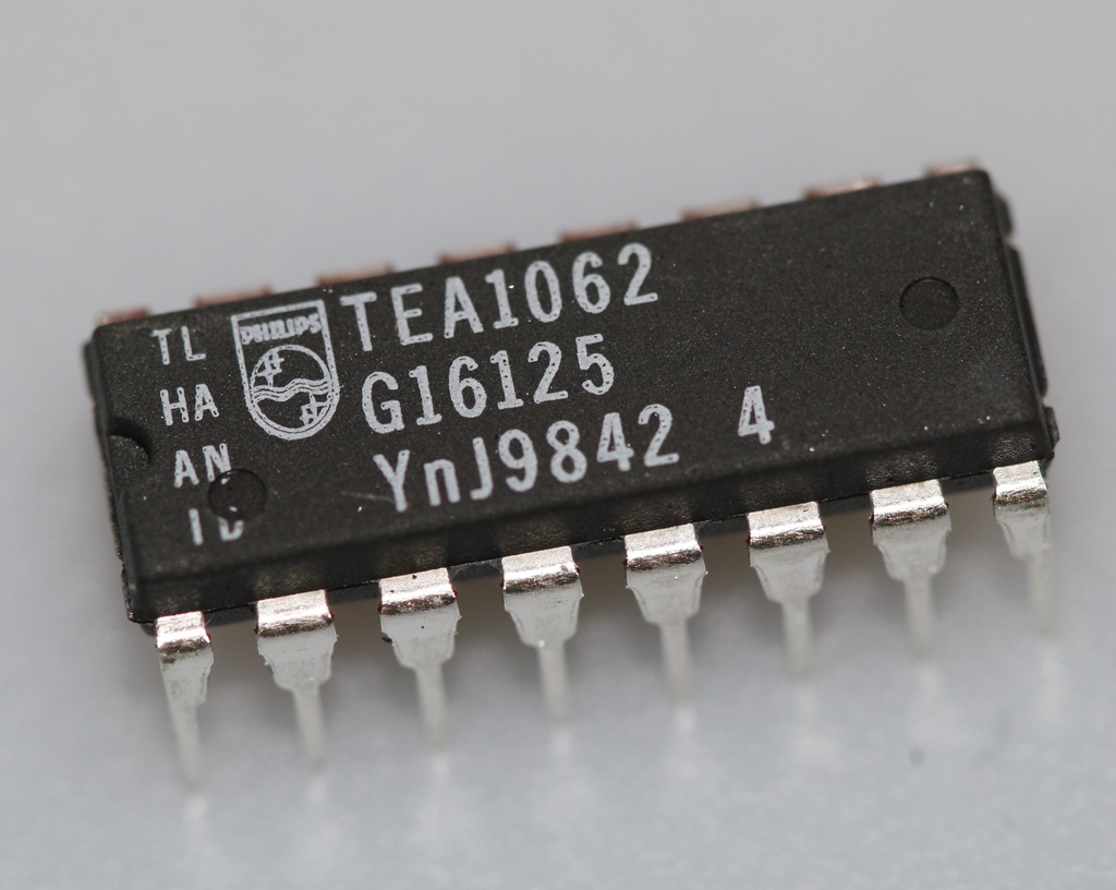 Low voltage transmission circuits with dialler interface DIP-16