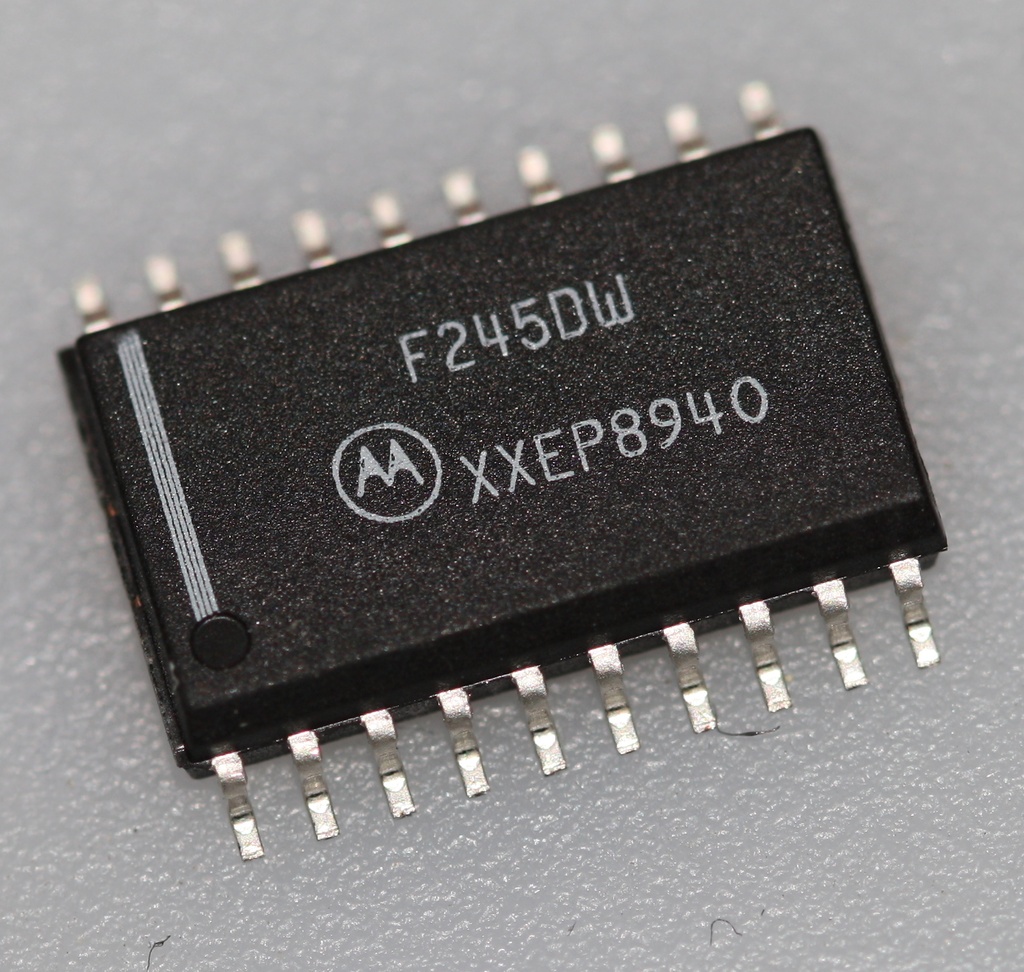Octal bus transceiver with noninverted three-state out SO-20