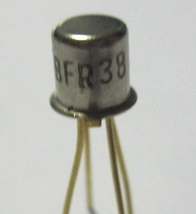 [140720] PNP 40V 0,02A 0,2W 700MHZ TO72
