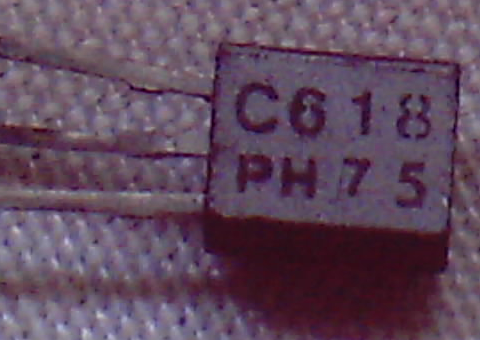 [135999] SI-N 25V 0,02A 0,15W 300MHZ TO-92