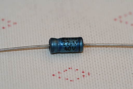 [134680] El-Capacitor 22µF/40V-5x10,5mm