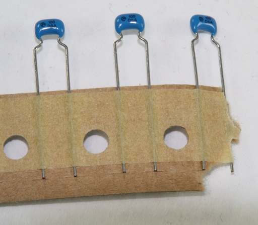 [134698] MLC Capacitor 10pF 100V 0,5% NP0 P5,08