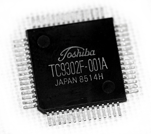 [135346] DTS Micro Controller Containing LCD Driver FP-60PIN