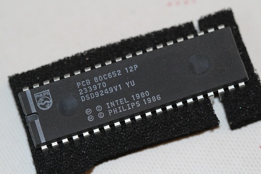 [135454] CMOS single-chip 8-bit microcontrollers DIP-40