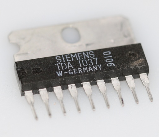 [132375] NF-E 28V.2,5A.5W SIP-9