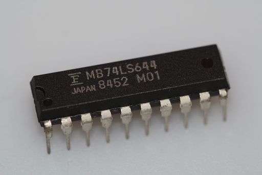 [132907] Octal bus transceiver with mix of inverting DIP-20