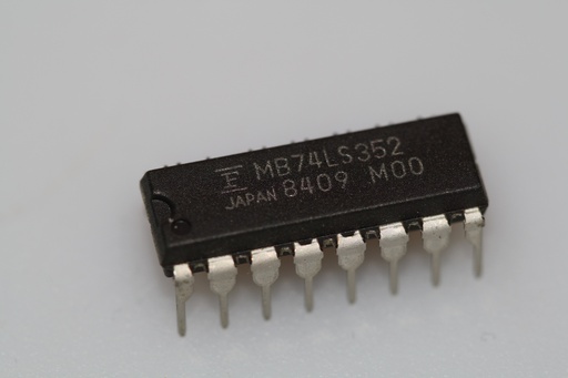 [132916] Dual 4-line to 1-line data selectors/multiplexers DIP-16