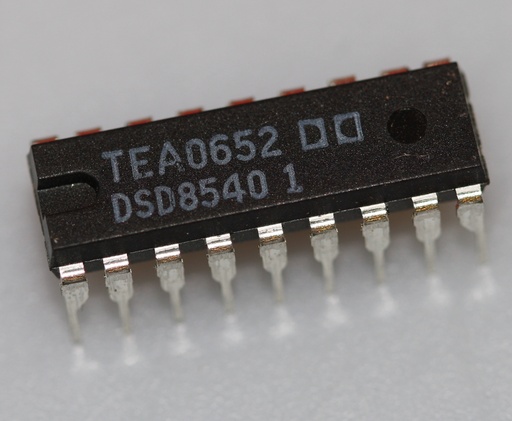 [132972] MONOLITHISCHE STEREO IC DIP-18
