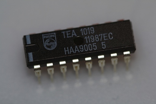 [132993] Philips Semiconductors IC DIP-16