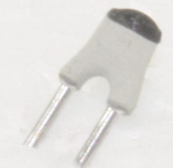 [147126] Cer Capacitor 15pF 100V P2,54 2% NP0