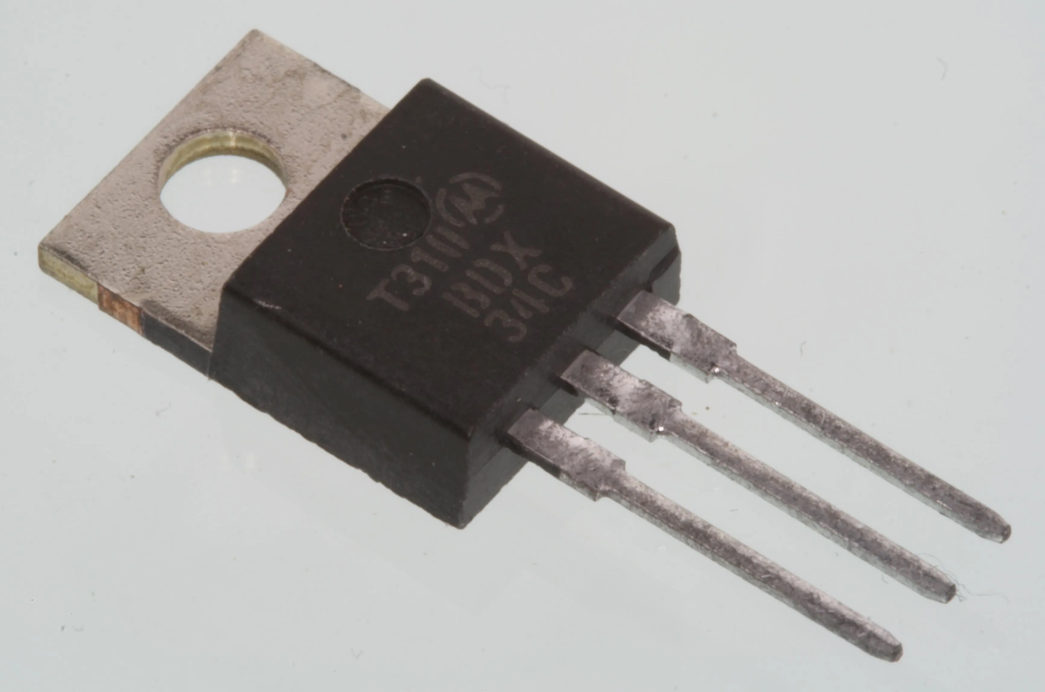 [77689] PNP-Darl 100V 10A 70W TO220