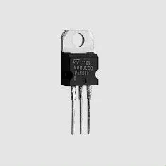 [77818] N-Ch+Z-Dio 500V 4,4A 70W 1,5R TO220