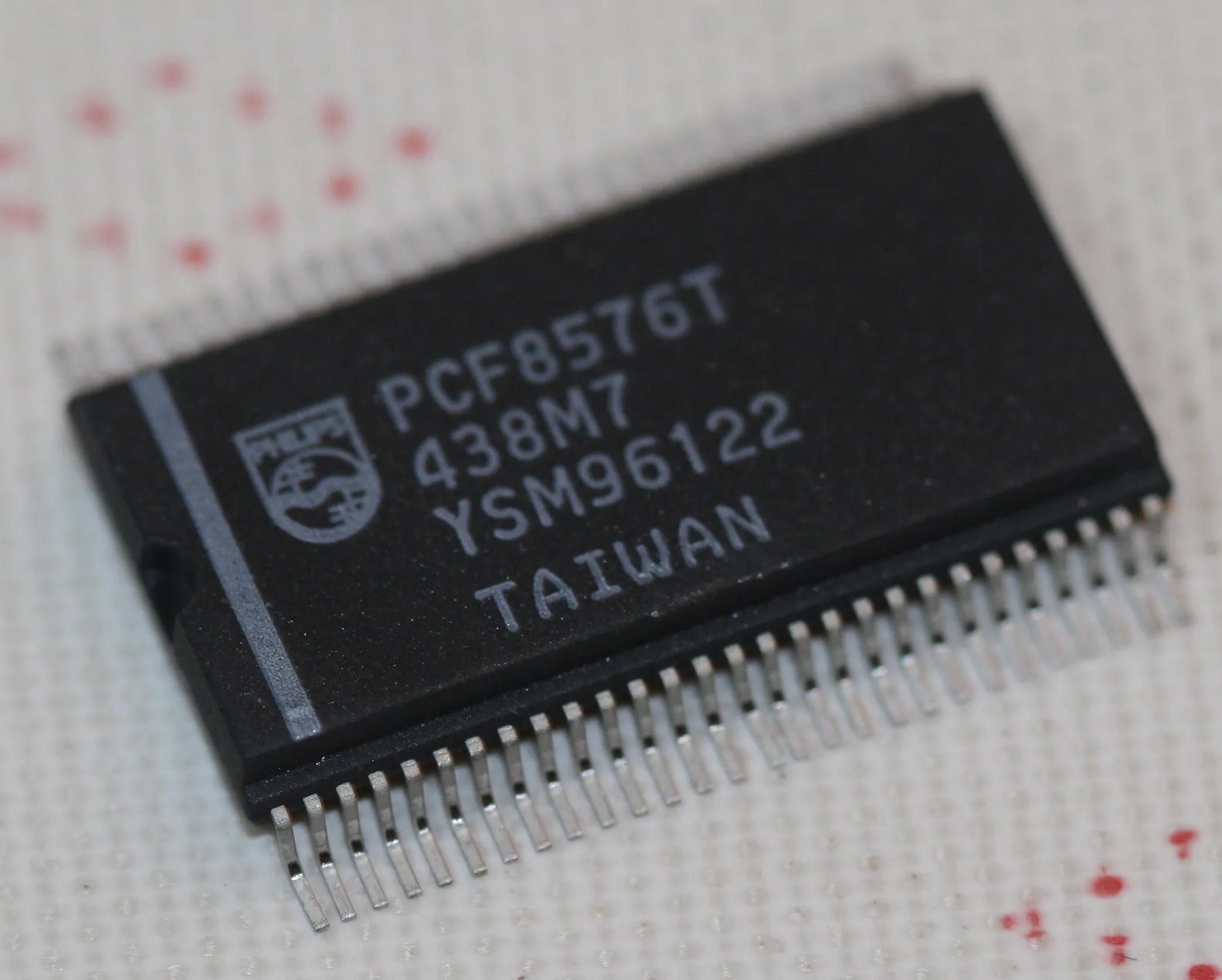 [81172] Universal LCD driver for low multiplex rates VSO-56 