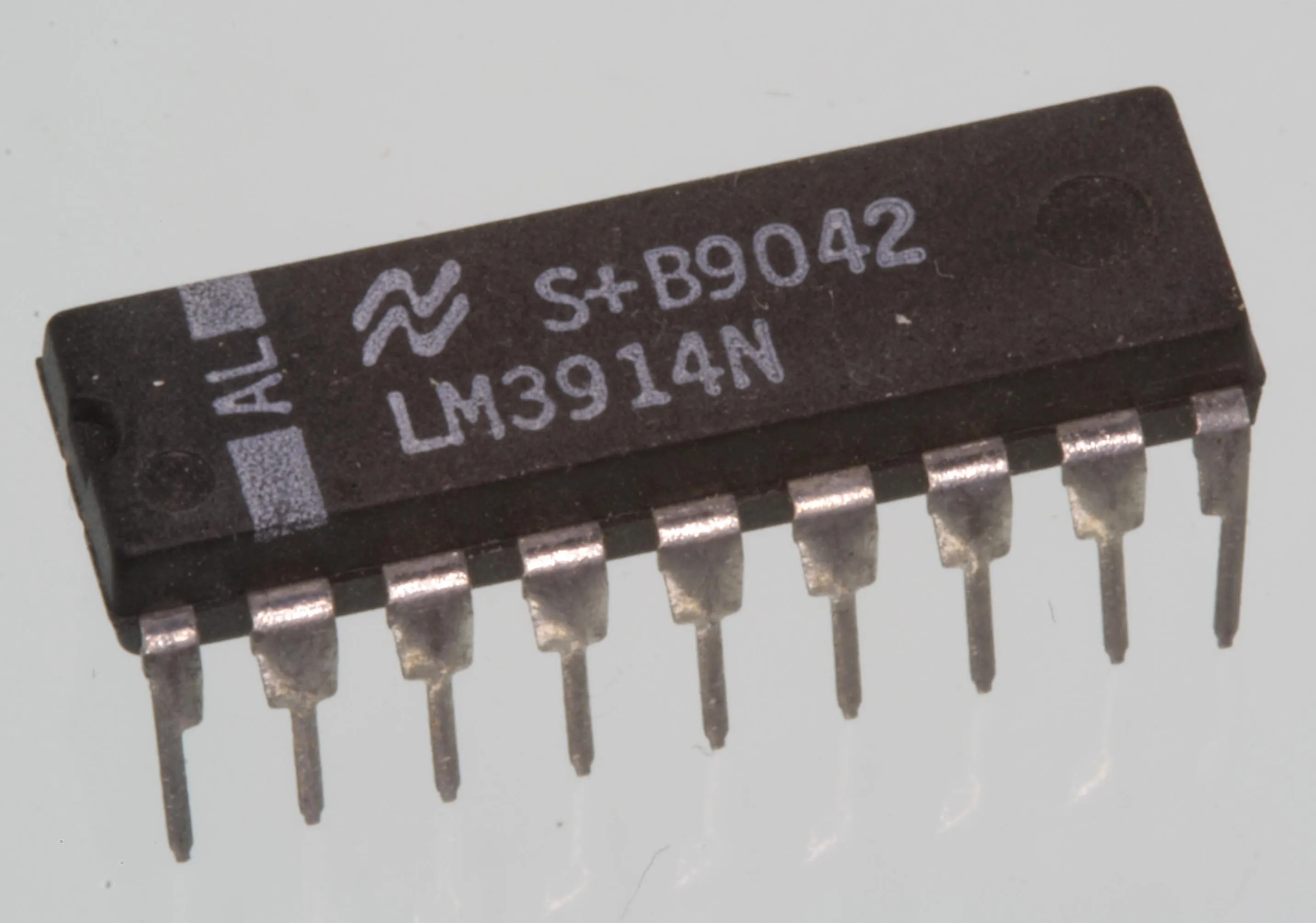 [81544] Dot/Bar Display Driver DIP-18