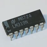 [81667] 2xComp +-18V 80ns DIP-14