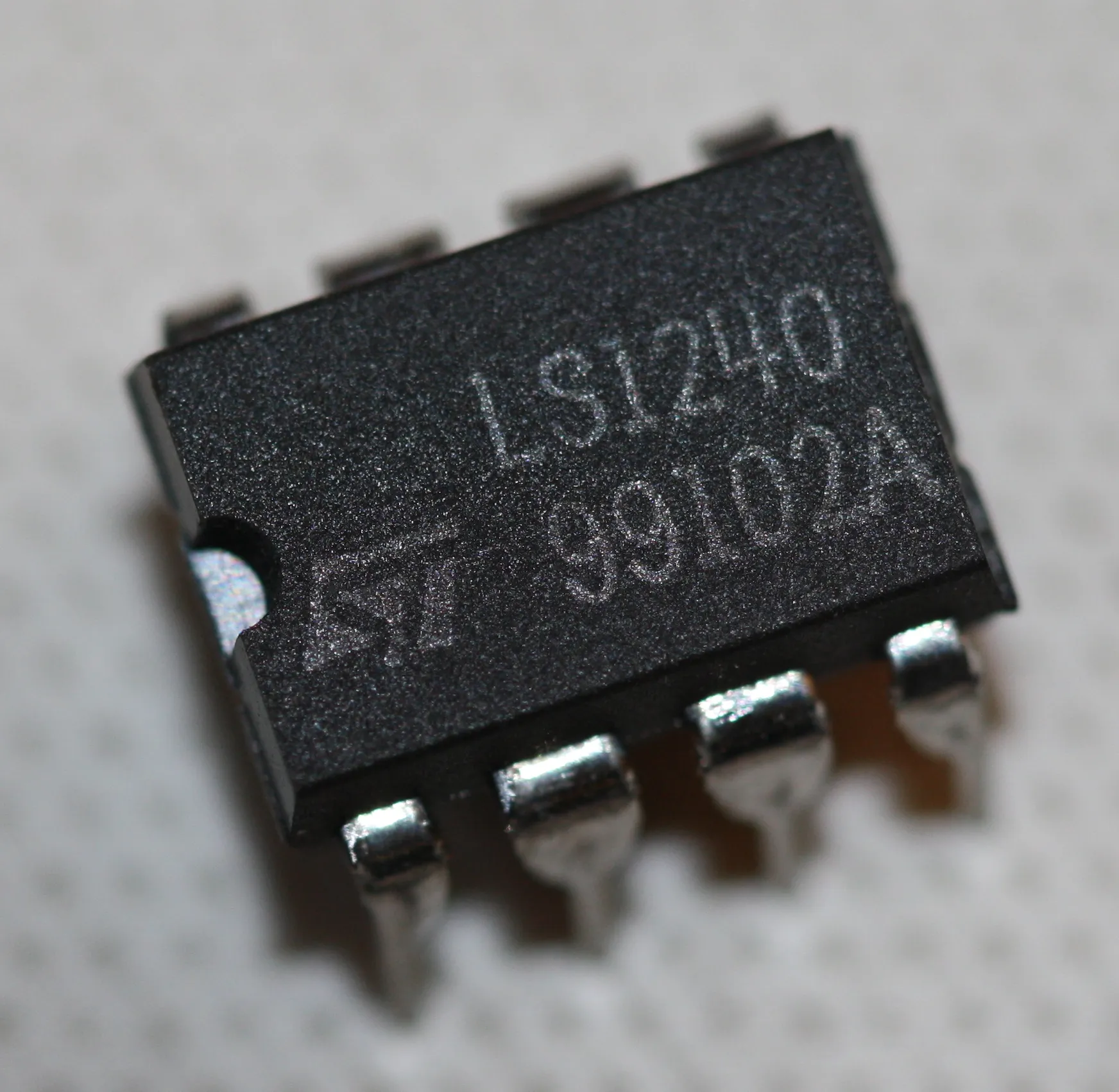 [81906] Dual Tone Generator DIP-8
