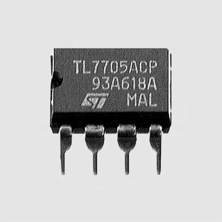 [82119] U-Volt Sensor 4,5-4,6V DIP8