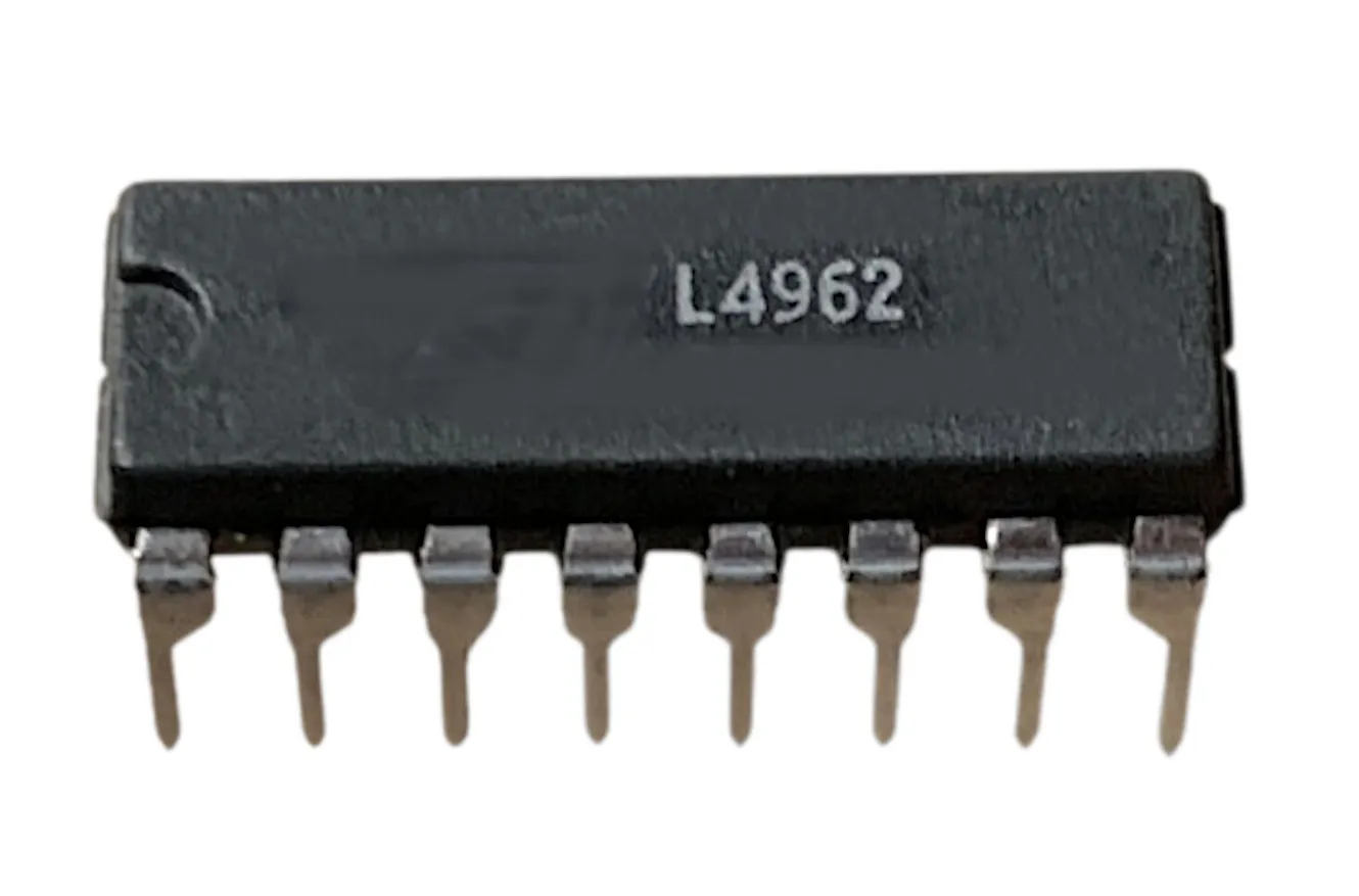 [82170] 5,1-40V 1.5 A Power Switching Regulator DIP-16