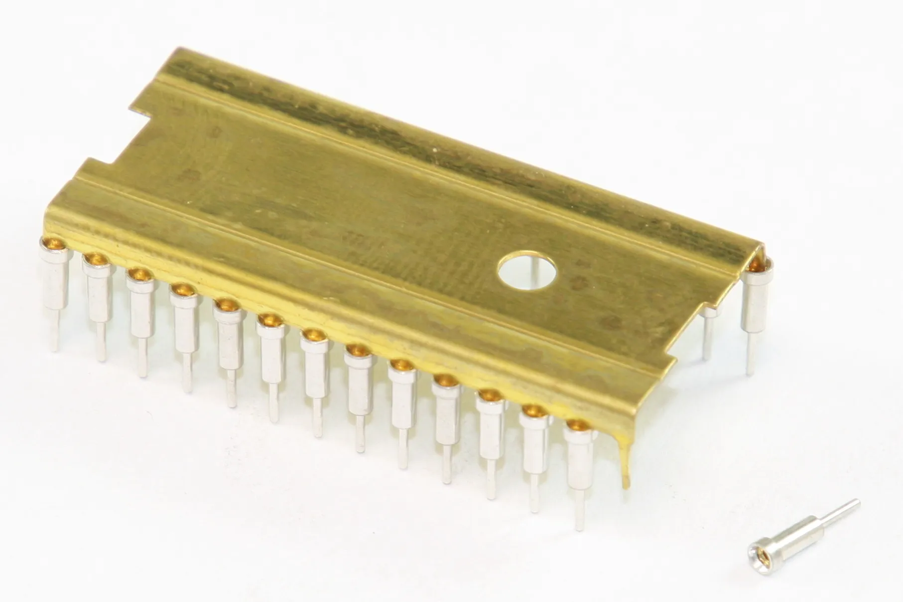 [83233] Ca-IC-Fass. 28pol RM=15,24mm 