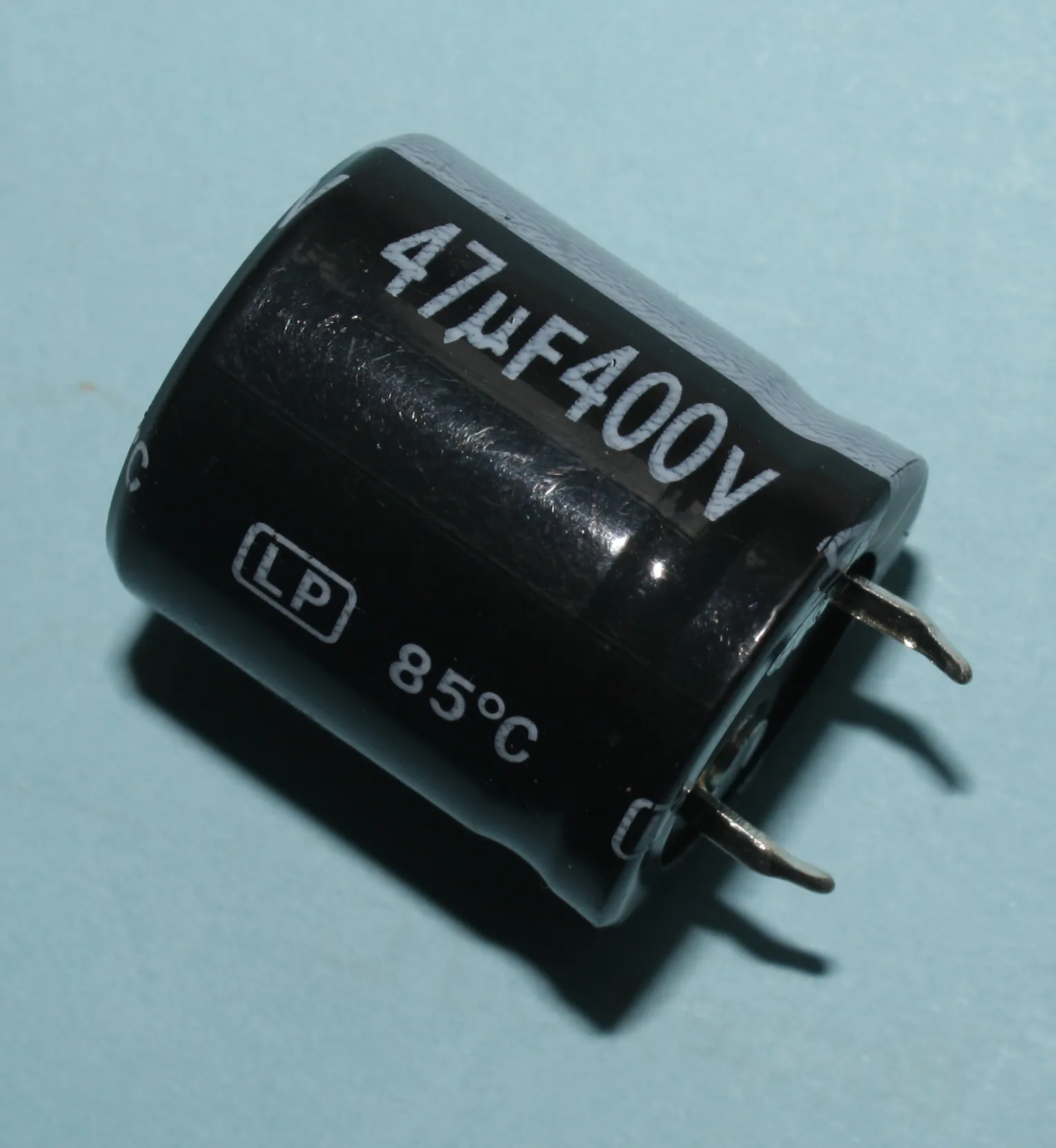 [85831] El-Capacitor 47µF/400V-P10-22x25