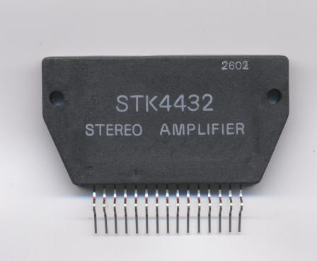 [121470] Stereo Amplifier 15-pin
