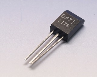 [127833] SI-N 30V 1A 0,8W  TO-92